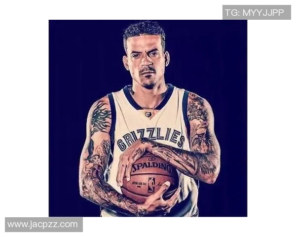 足球明星纹身大揭秘男性球员身上的艺术与故事解析 足球明星纹身大揭秘男性球员身上的艺术与故事解析