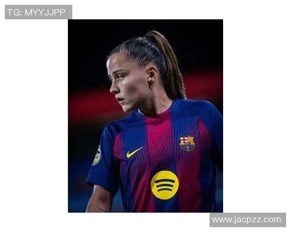 皮克头像下的足球明星女生们展现魅力与实力的完美结合